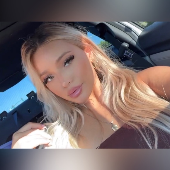 Meet your Posher, Roxy ✨ - Picture 3 of 6